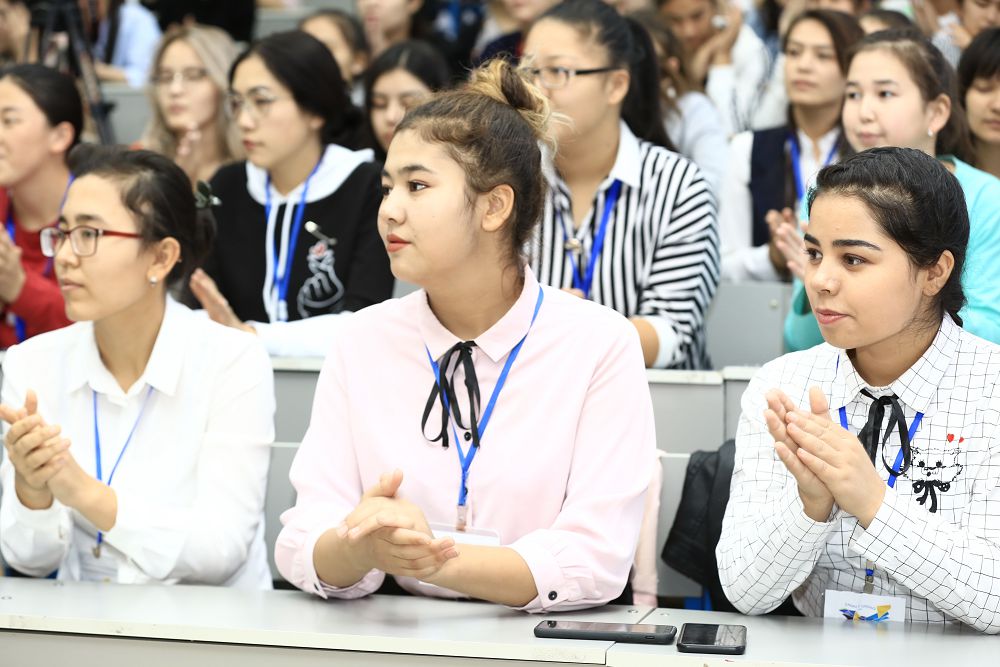 Stýdentterge jemqorlyqpen kúresý joldary túsindirildi