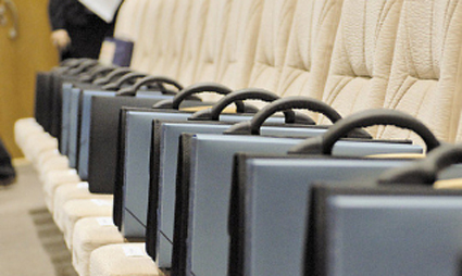 Qyzmetten zańsyz shyǵarsa ne isteýge bolady?