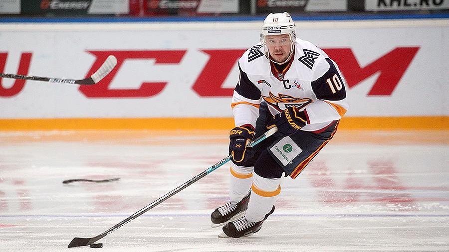 Eń kóp eńbekaqy alatyn hokkeıshiler