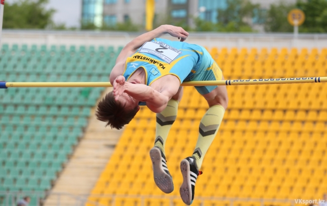 Jerlesimiz ataqty bapkerdiń qol astynda jattyǵýda