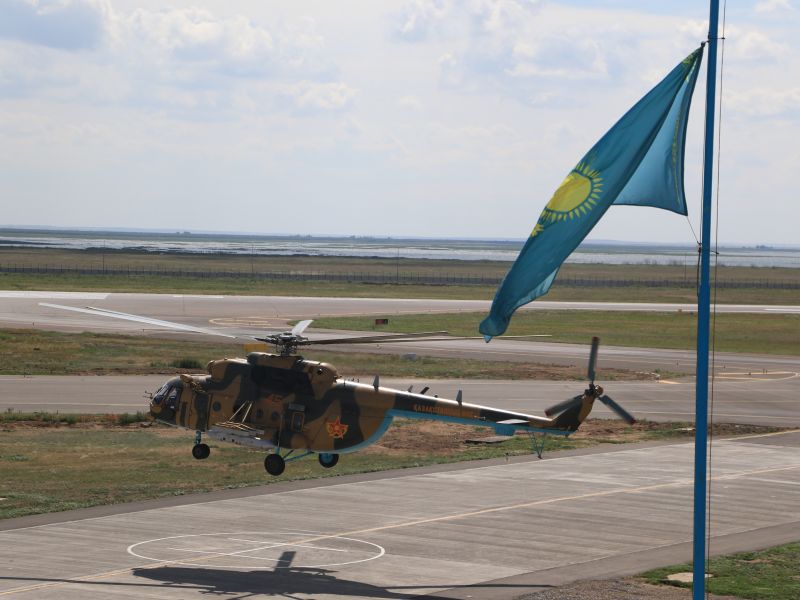 Qazaqstan polıgonynda zenıttik-zymyran kesheniniń synaqtary ótti