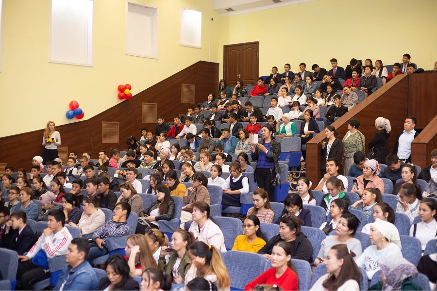 Jańaózende «Basta» forýmy ótti