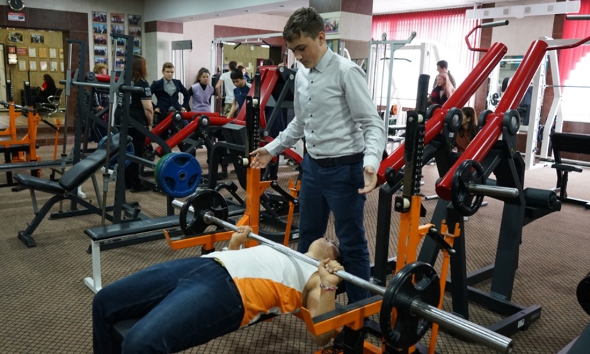 Semeıde oqýshylar sportzalǵa tegin barady