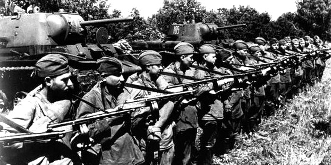 Uly Otan soǵysynda iz-túzsiz ketken jaýyngerdiń súıegi elge oraldy