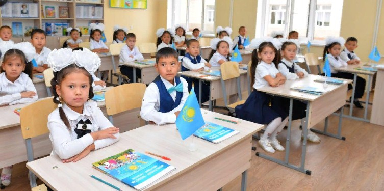 Jańaózende pán muǵalimderi jetispeıdi