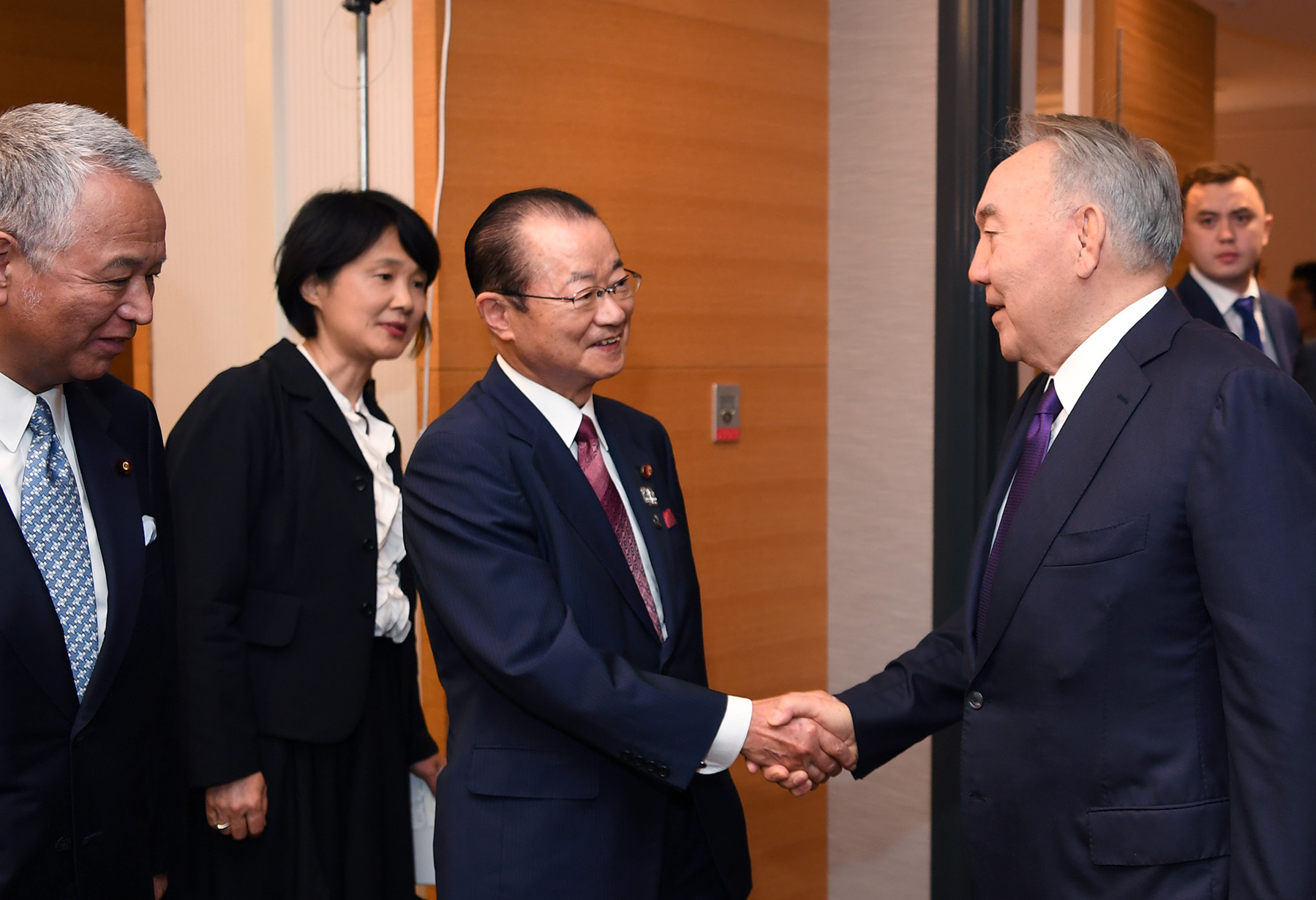 Elbasy Takeo Kavamýramen kezdesti