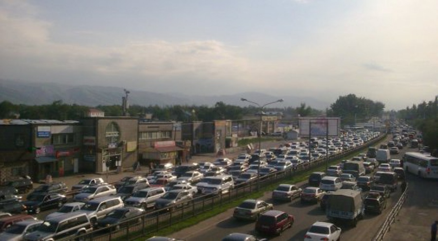 «Altyn Orda» mańyndaǵy aınalma jol qurylysy taǵy shegerildi