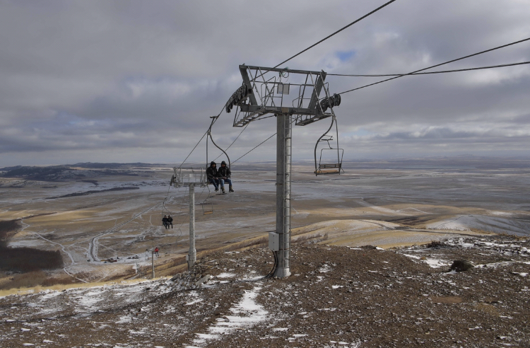 Shańǵy qaıdan tebesiz, Myrzashoqynyń basynda qar turmasa