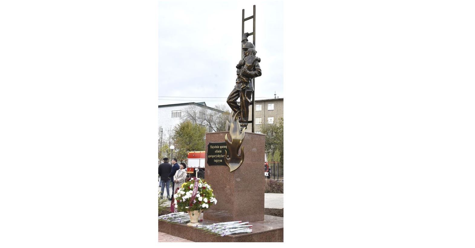 Qutqarýshylarǵa eskertkish qoıyldy