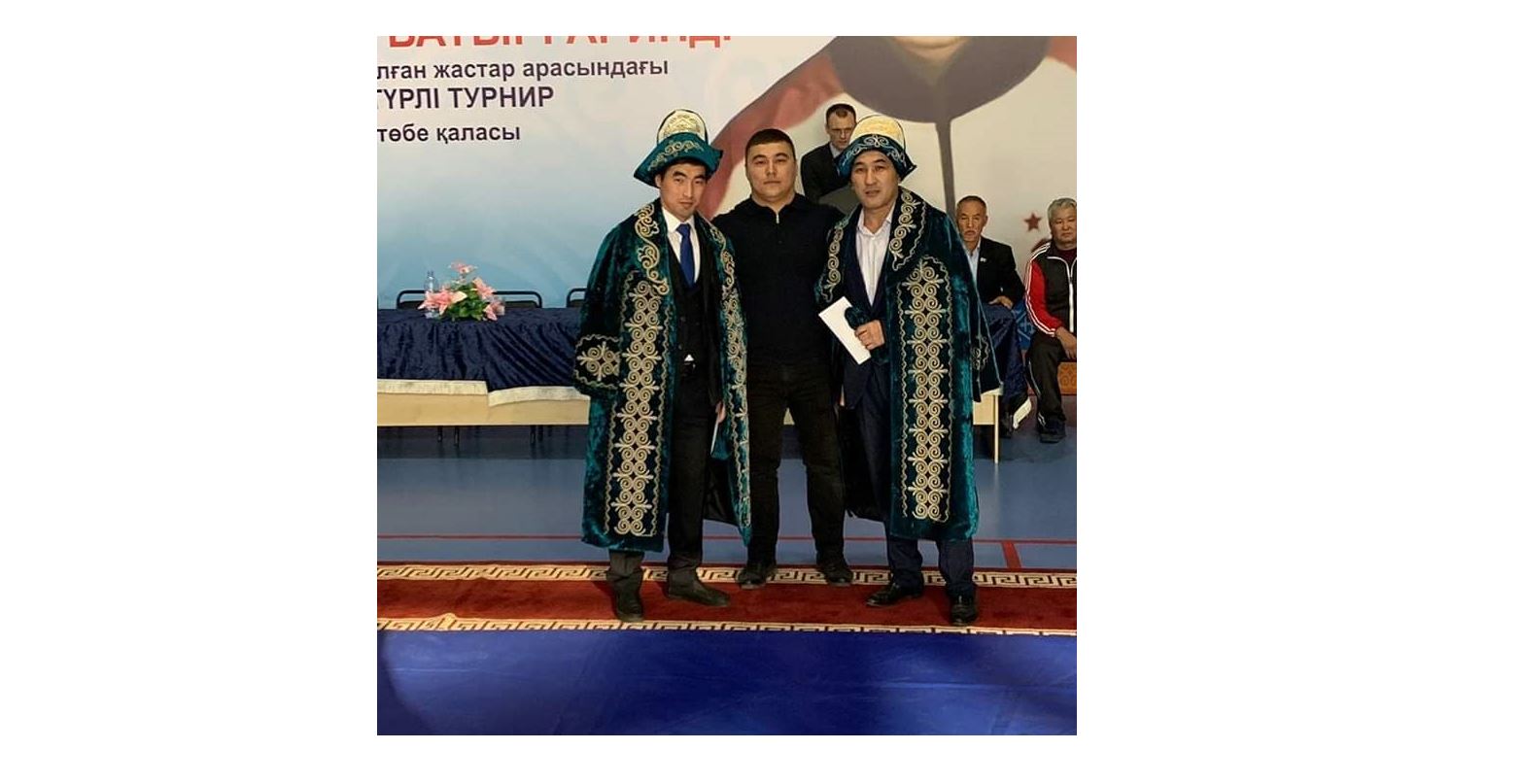 Kúres: Esenkeldini eske aldy