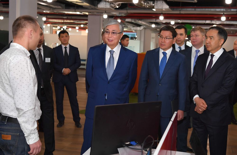 Prezıdent «Tech Garden» ınnovasııalyq klaster ortalyǵynyń jumysymen tanysty