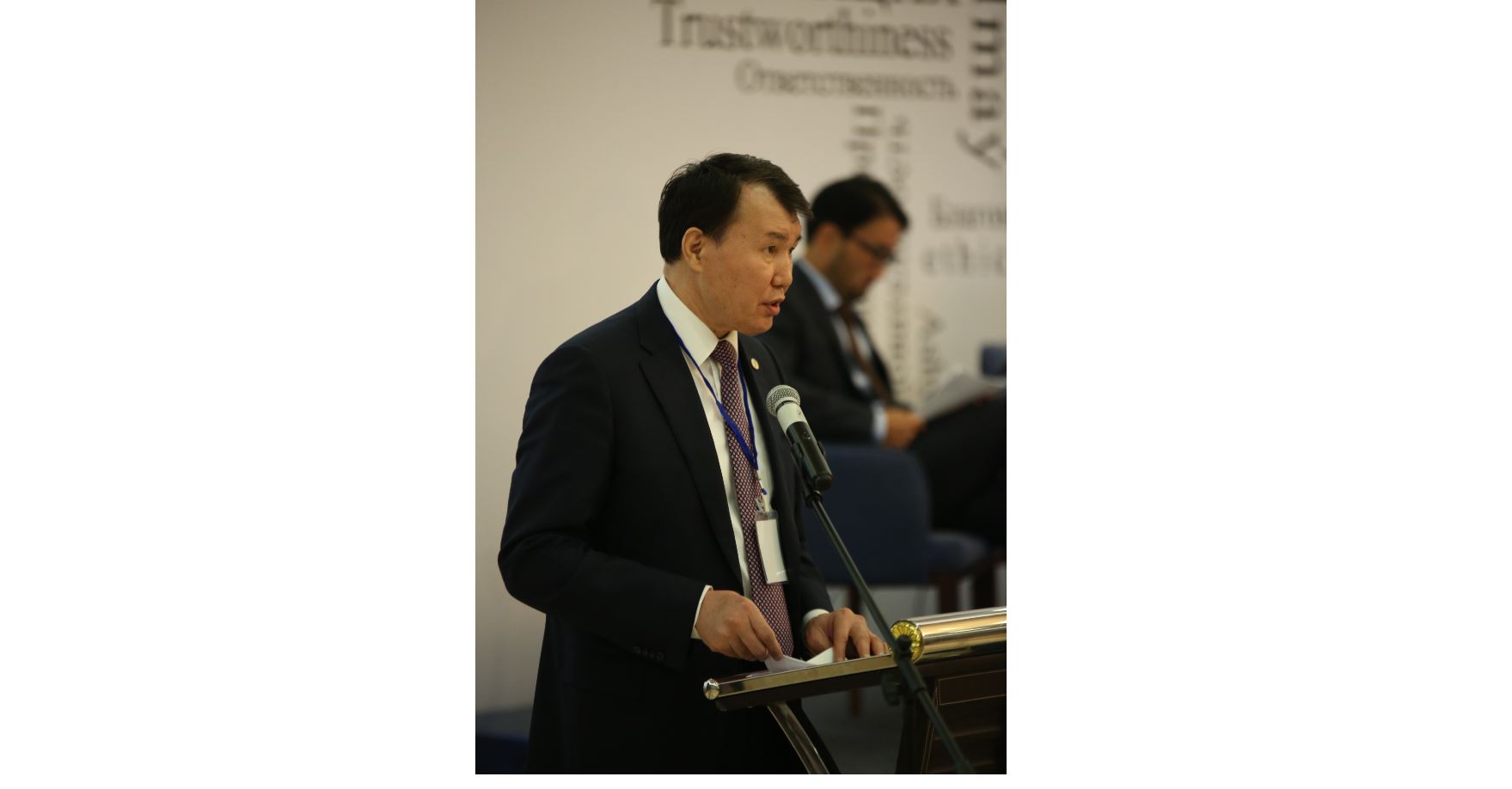 Komplaens-ofıserler sybaılas jemqorlyqqa qarsy  kúresý úshin birigedi