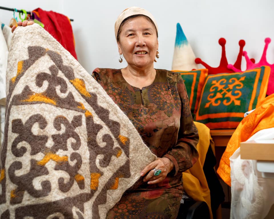 Dástúrli qolónerdi dáripteýde