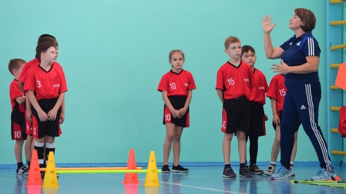 Taldyqorǵandyq 700 jetkinshek tegin fýtbol mektebine qabyldanady