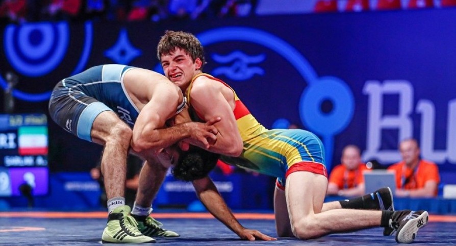 Kúres: Adlan Asqarov kúmis medaldi ıelendi