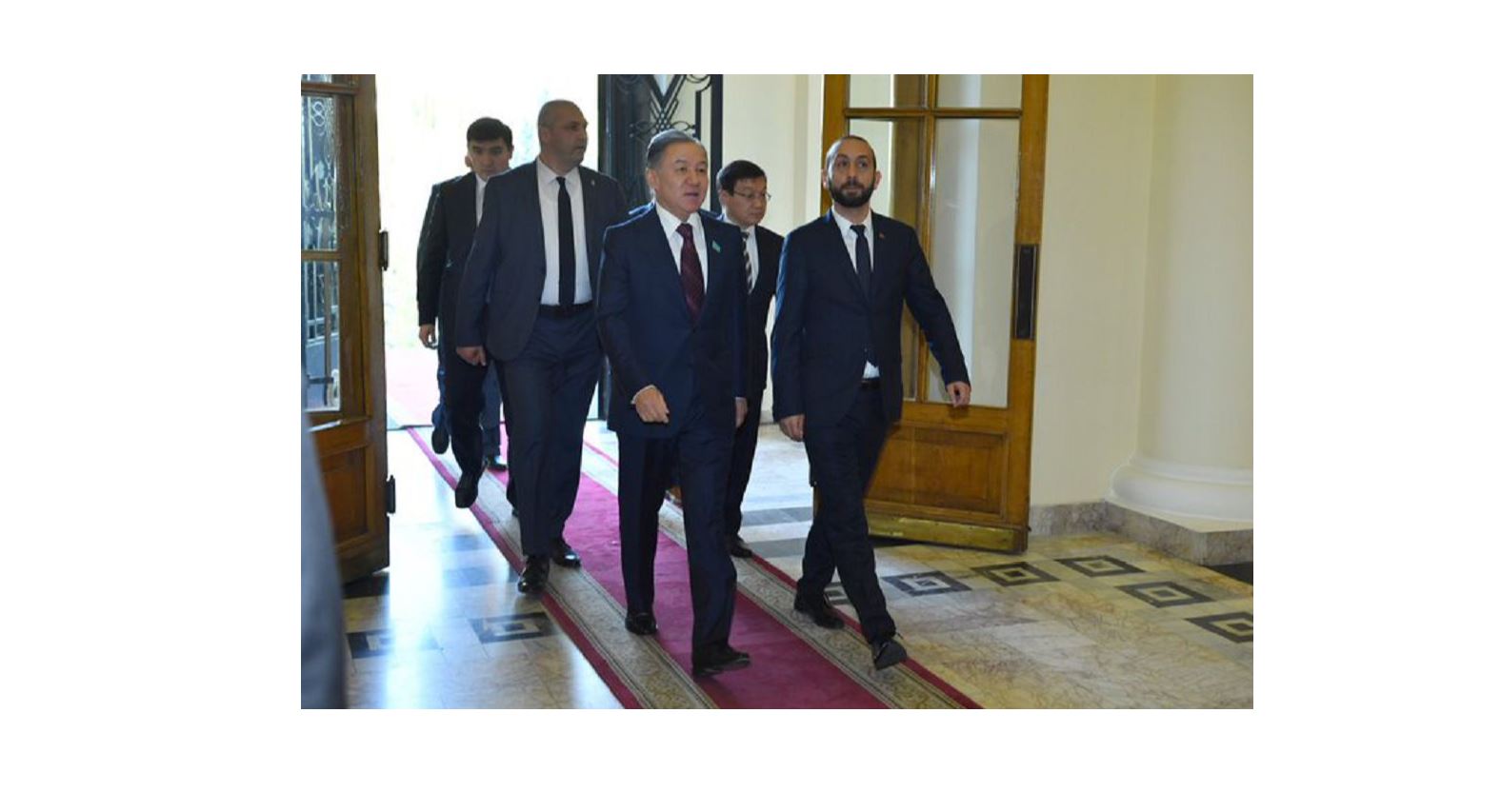 Nurlan Nyǵmatýlın Ararat Mırzoıanmen kezdesti