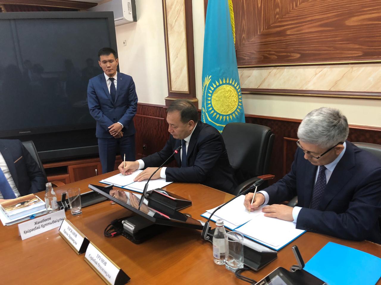 Jumyskerlerdiń eńbegine qurmetpen qaramaý áleýmettik kıkiljińder týdyrady - Eraly Toǵjanov