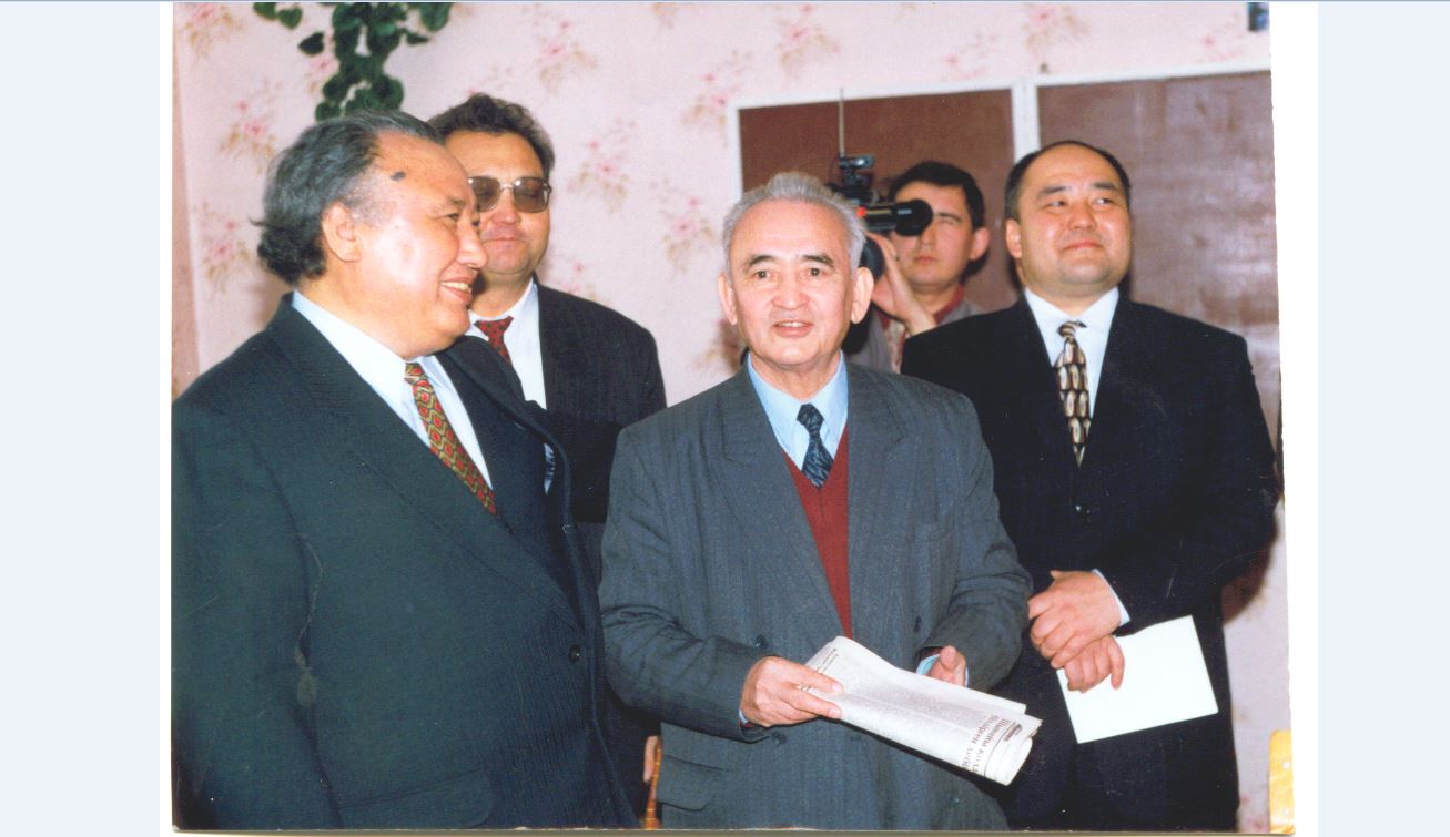 Sózi de, izi de qalǵan qalamger