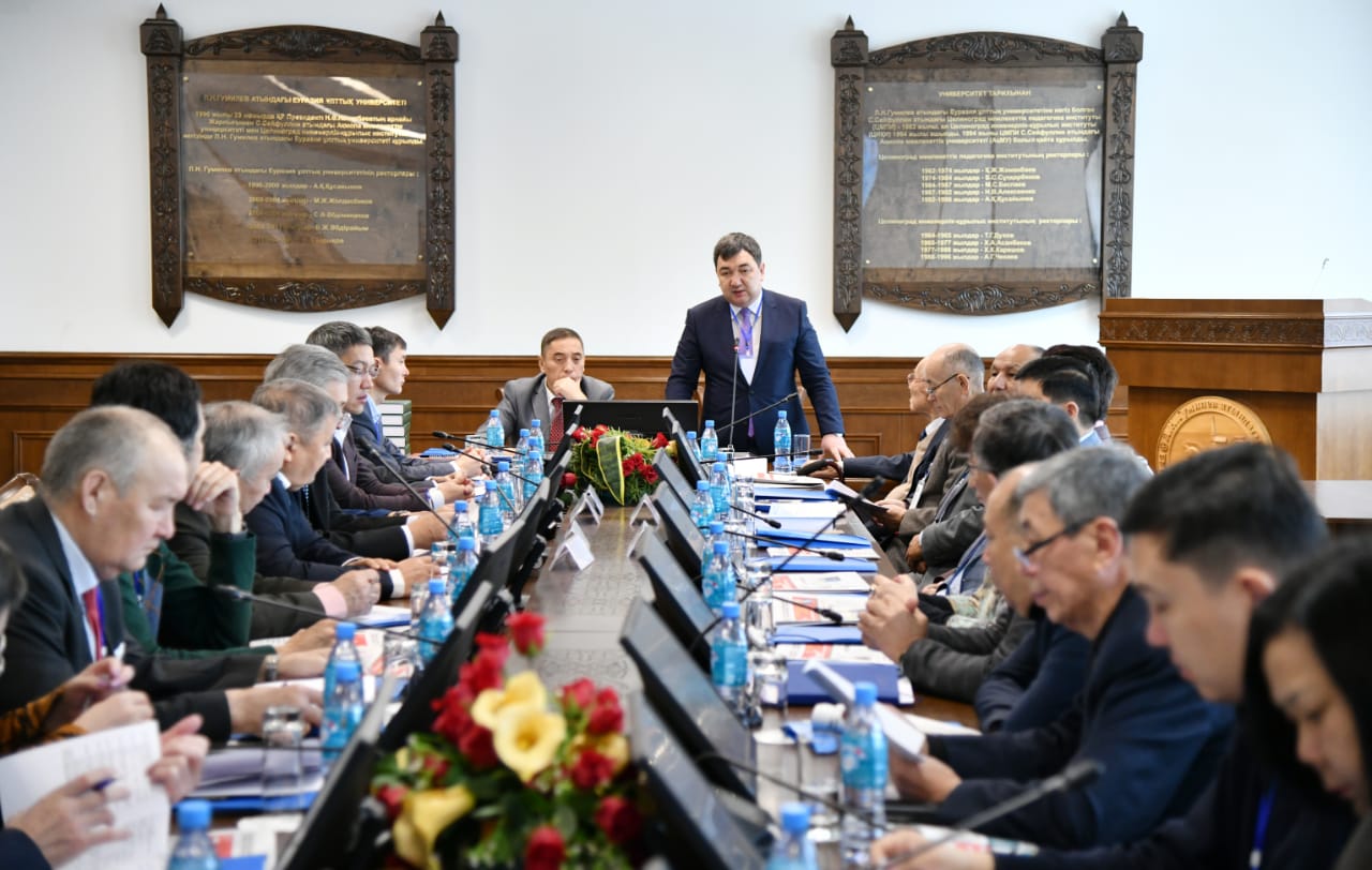 Eýrazııa ulttyq ýnıversıtetinde «Egemen Qazaqstan» gazetiniń 100 jyldyǵyna oraı konferensııa ótti