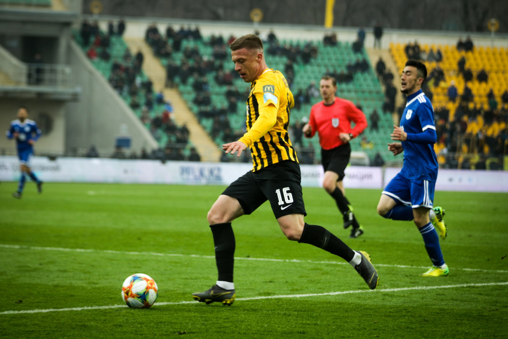 Fýtbol: «Qaırat» Sergeı Keılermen kelisimshartty uzartty