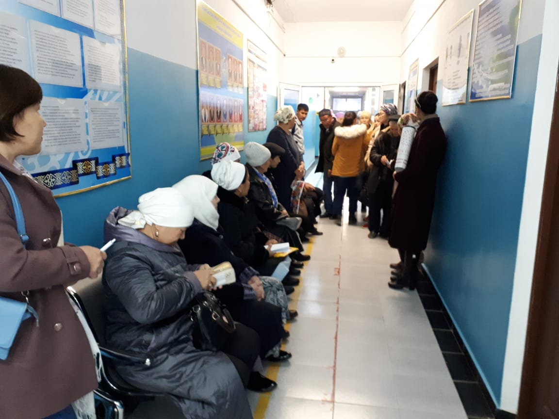 Onkologtar Munaılyda tegin tekserý ótkizdi