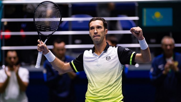 Tennıs: Búgin Devıs kýbogy bastalady