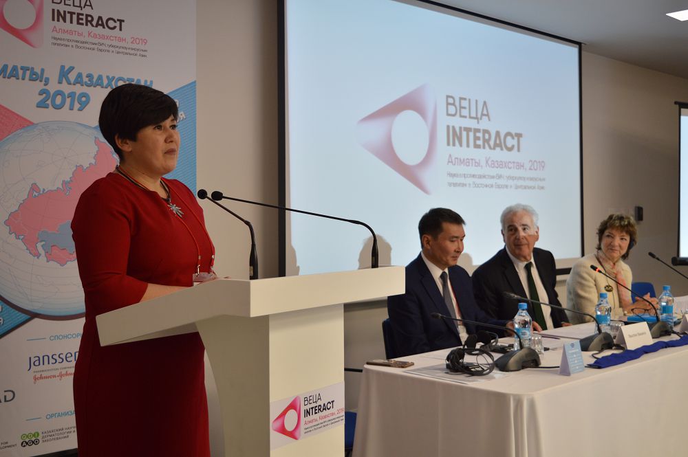 AITV, týberkýlez jáne gepatıt jónindegi álemniń jetekshi ǵalymdary jınaldy