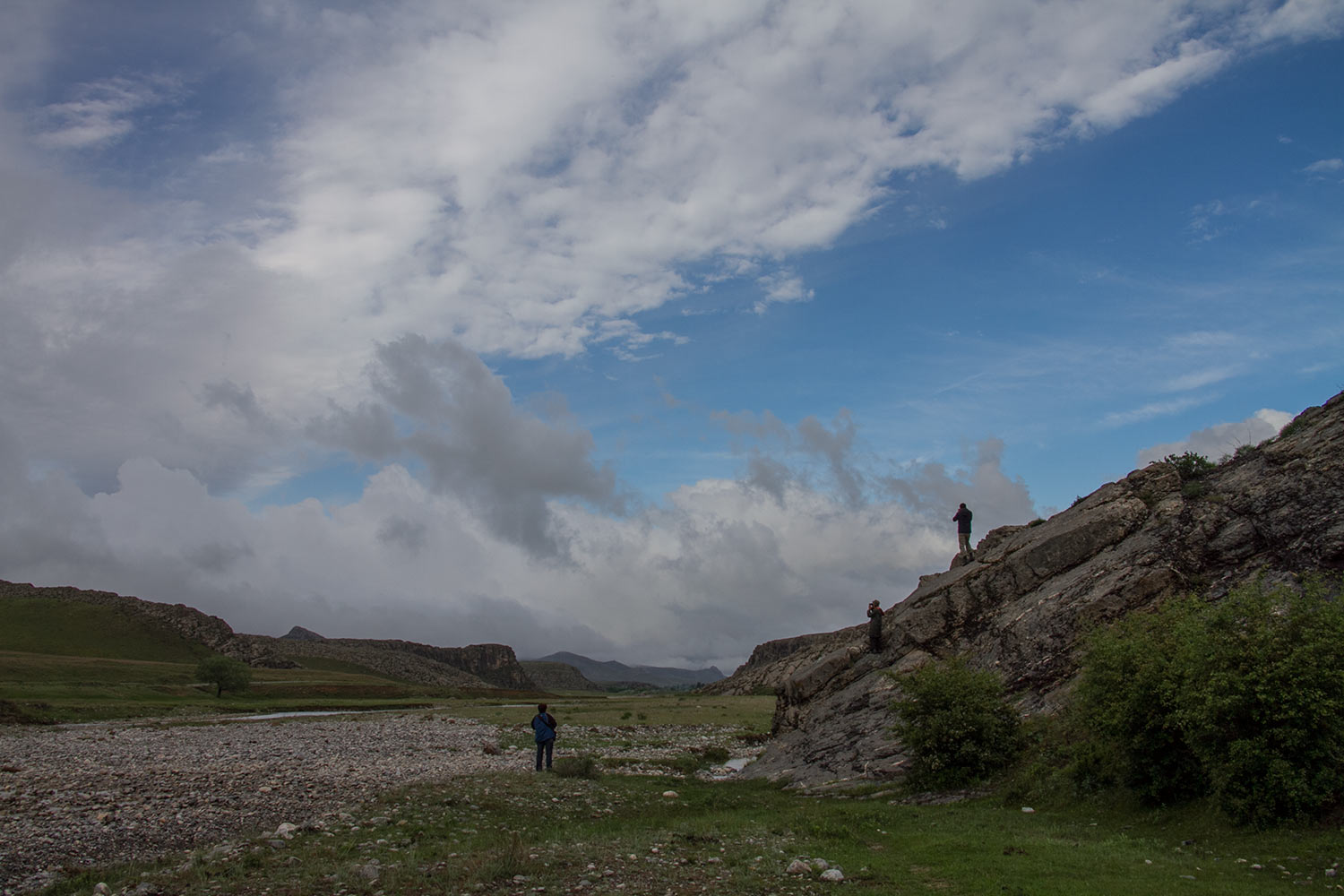 Qarataý nege qaharly?