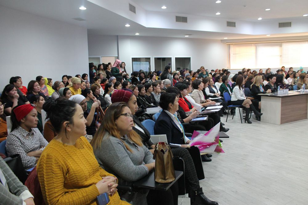 Túrkistanda isker áıelder forýmy ótti