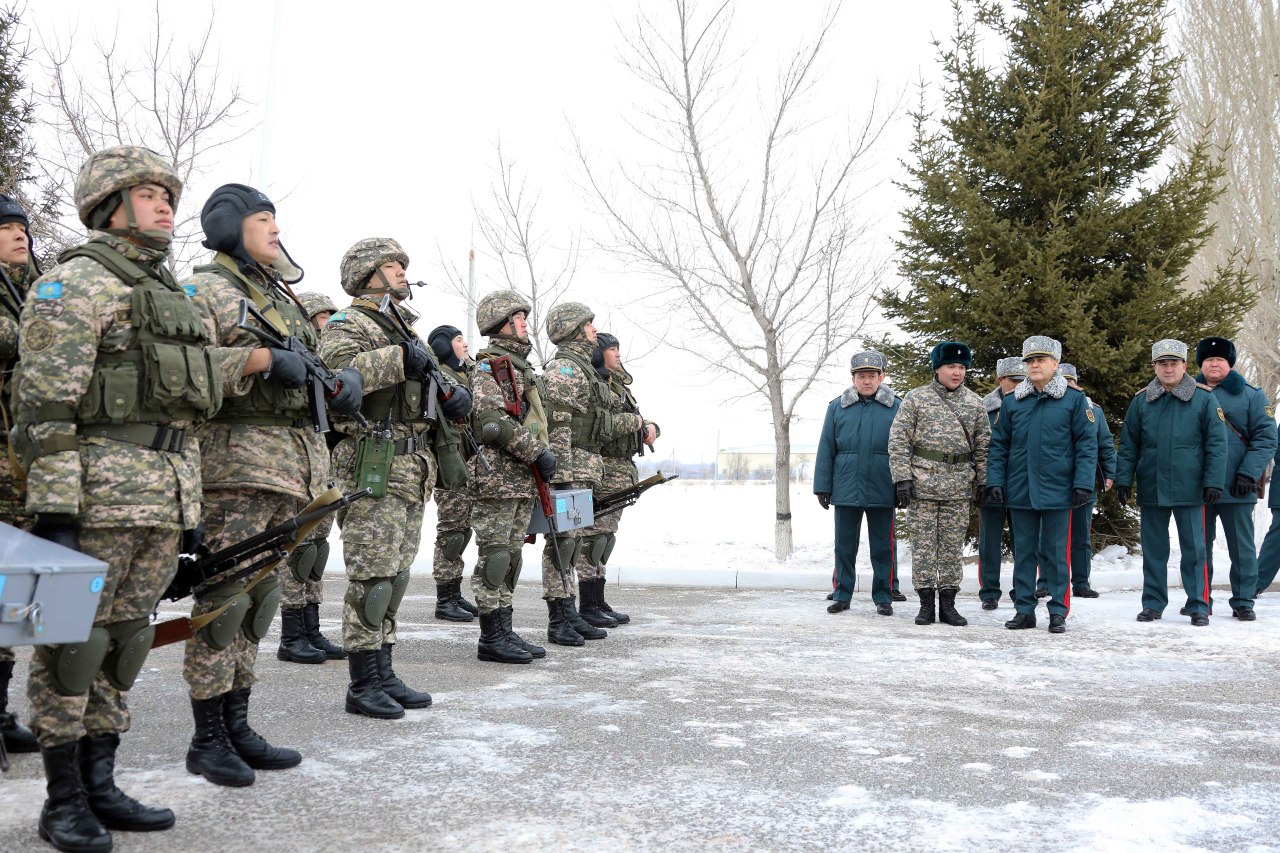 Áskerı qyzmetshiler dabyl boıynsha is-qımyldardy pysyqtady