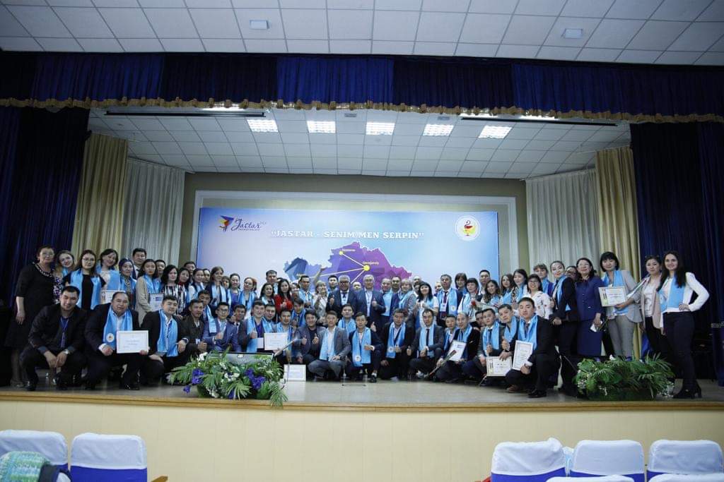 Dárigerlerge sertıfıkattar tabystaldy