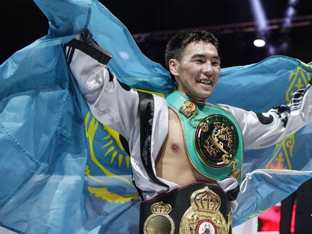 Krasnoıarskide kásipqoı boks keshi ótedi