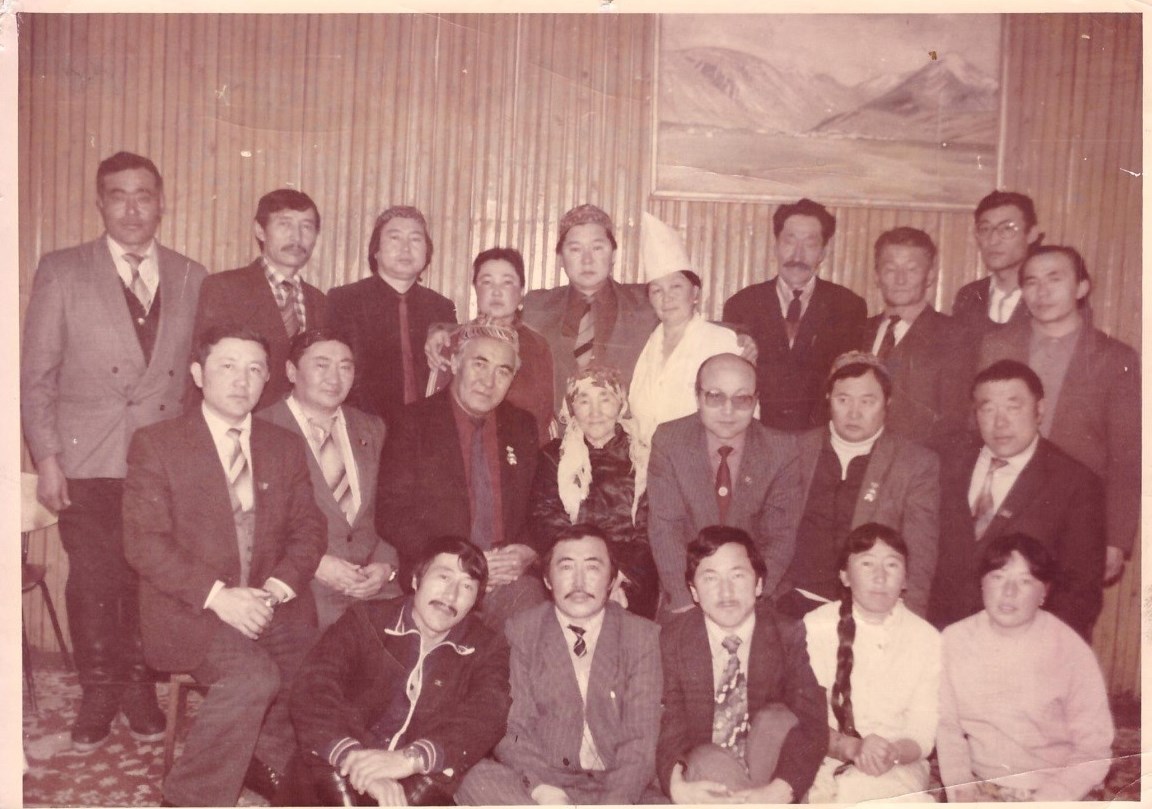 Áleýmetti áńgimeshildigimen baýraǵan edi