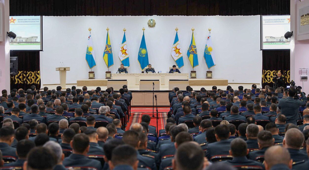 Qorǵanys mınıstrliginde keńeıtilgen alqa otyrysy ótti