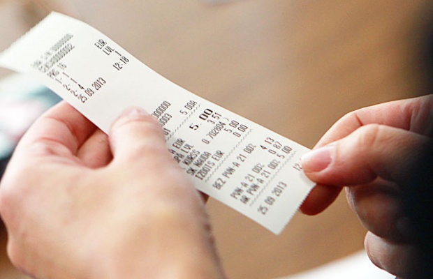 300 adam chek almaǵanyn habarlaǵany úshin syıǵa ıe boldy