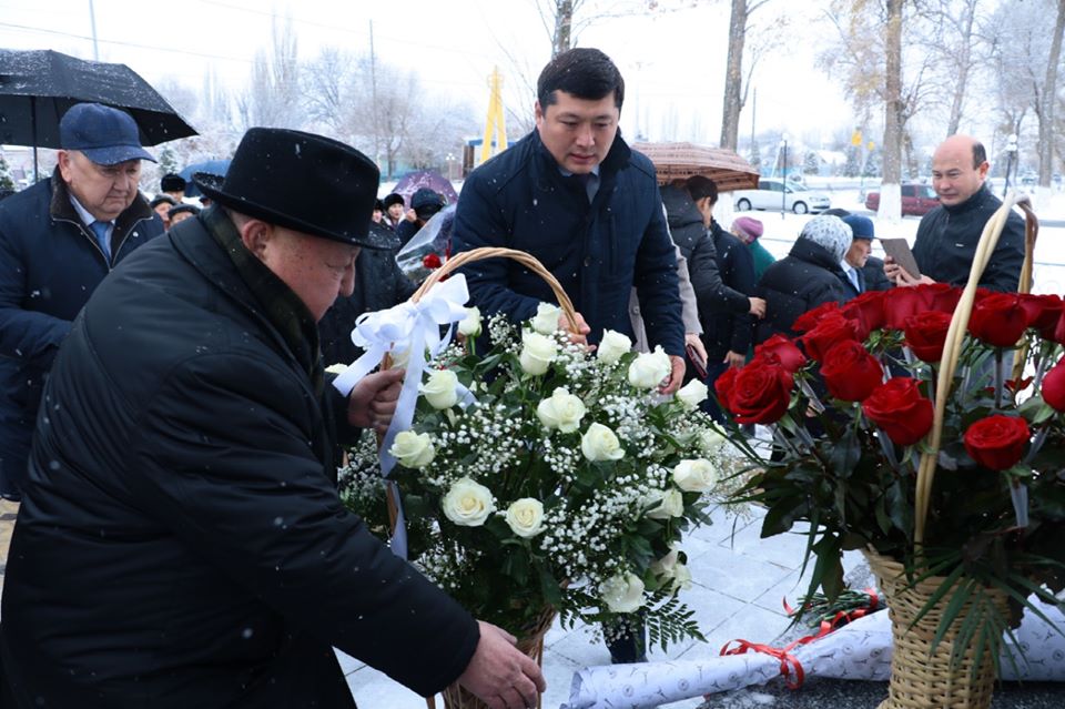 Túlkibasta «Ana men bala» monýmenti ashyldy