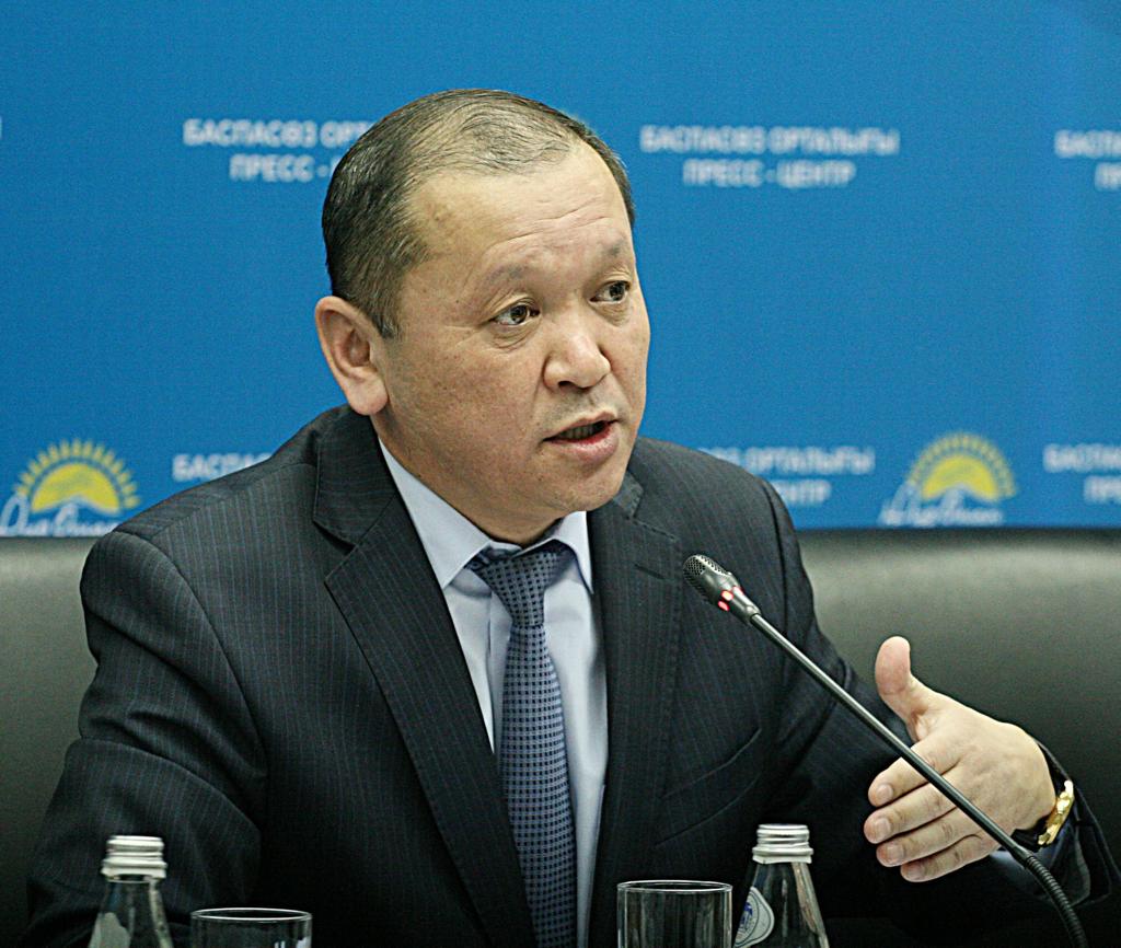 B.Nurymbetov Qostanaı oblysynyń turǵyndaryna Prezıdenttiń Joldaýyn túsindirdi