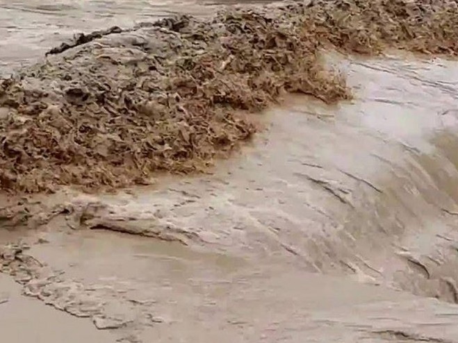 Almatyda sel týraly aldyn ala habar beretin qurylǵylar qondyrylmaq