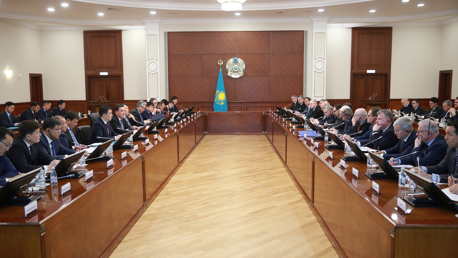 EO-men ınvestısııalyq yntymaqtastyq máselesi talqylandy