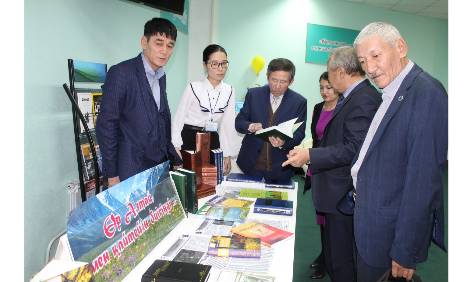 Qarymdy qalamgermen kezdesti