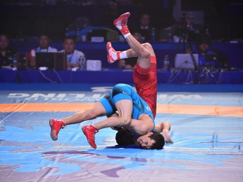 Erteń grek-rım kúresinen álem kýbogy bastalady