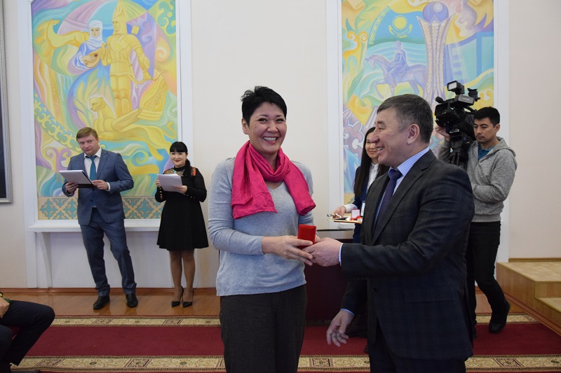 Qostanaıda 30 kóp balaly otbasyǵa arendalyq páter berildi