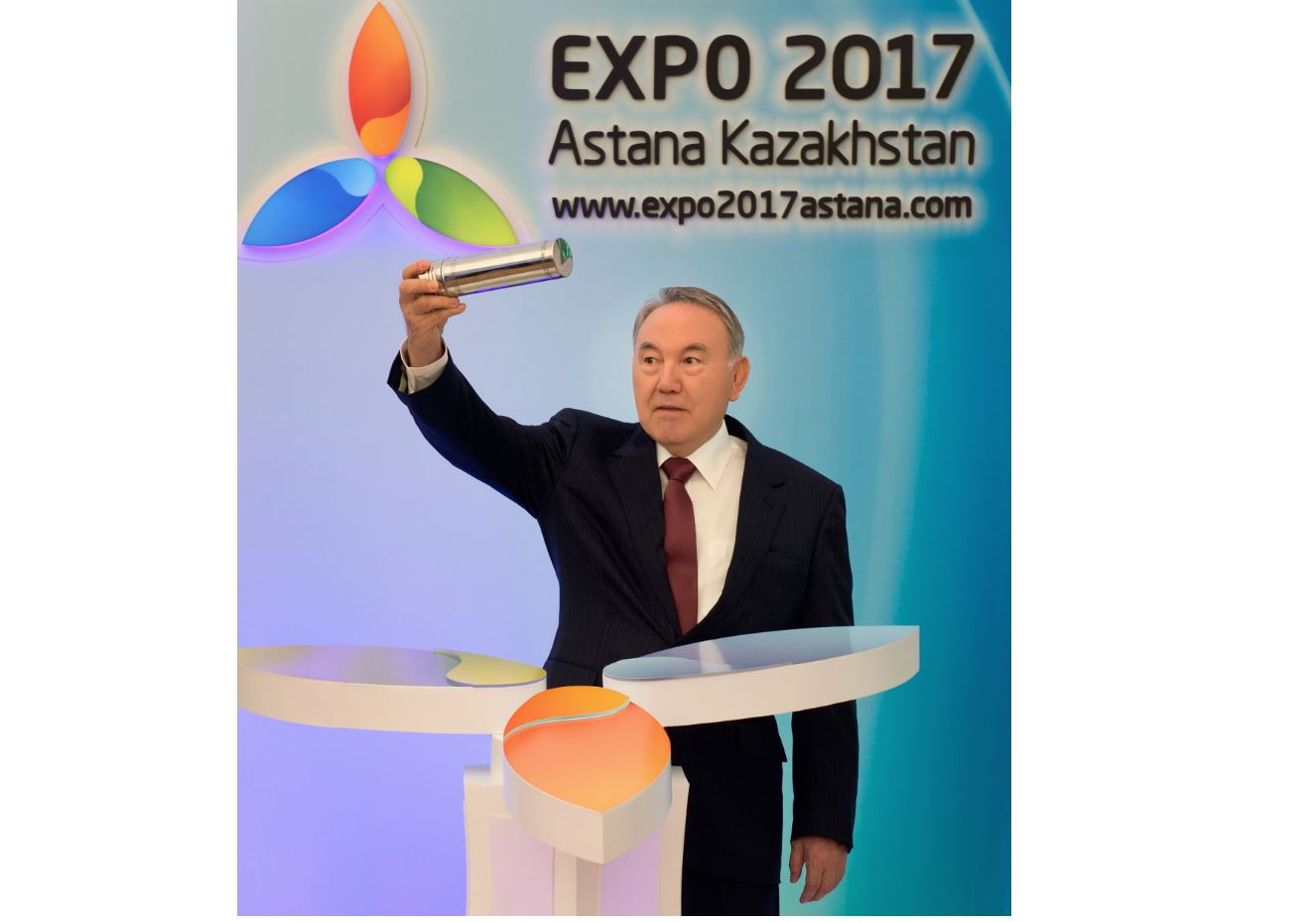 «Biregeı» – birlikke bastaǵan kóshbasshy nemese «Nazarbaev modeli»