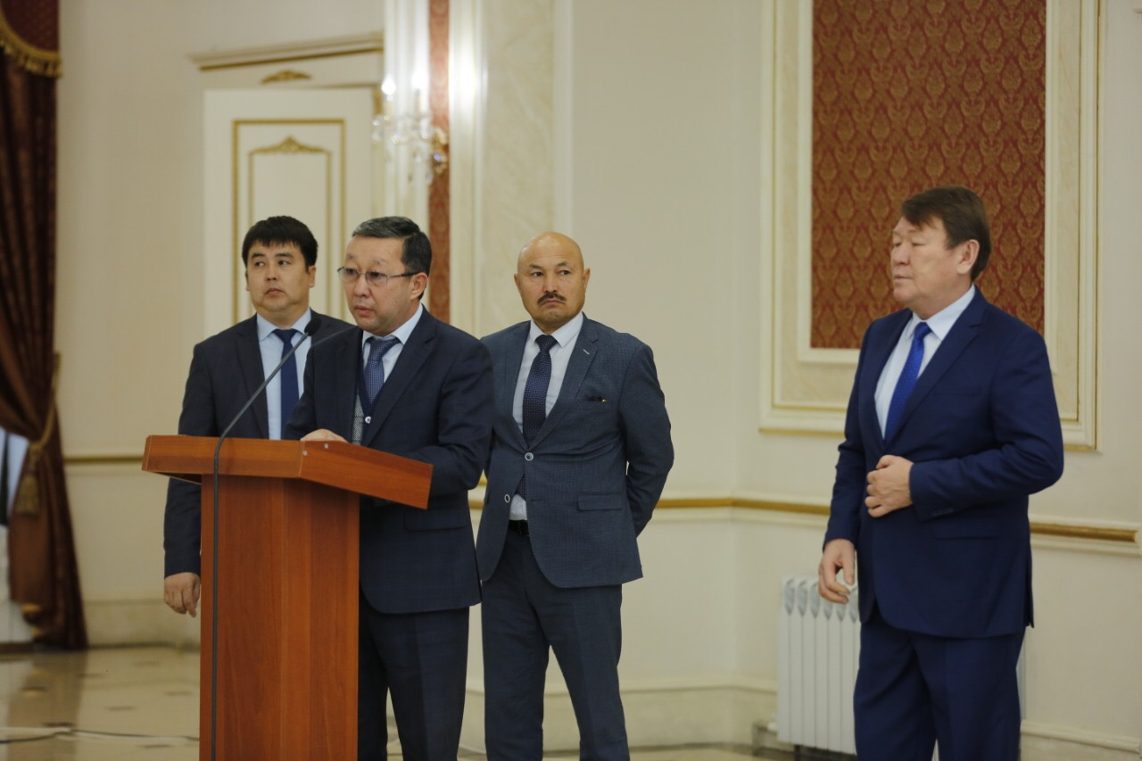 Atyraýlyq kásipkerlerdi ne alańdatady?