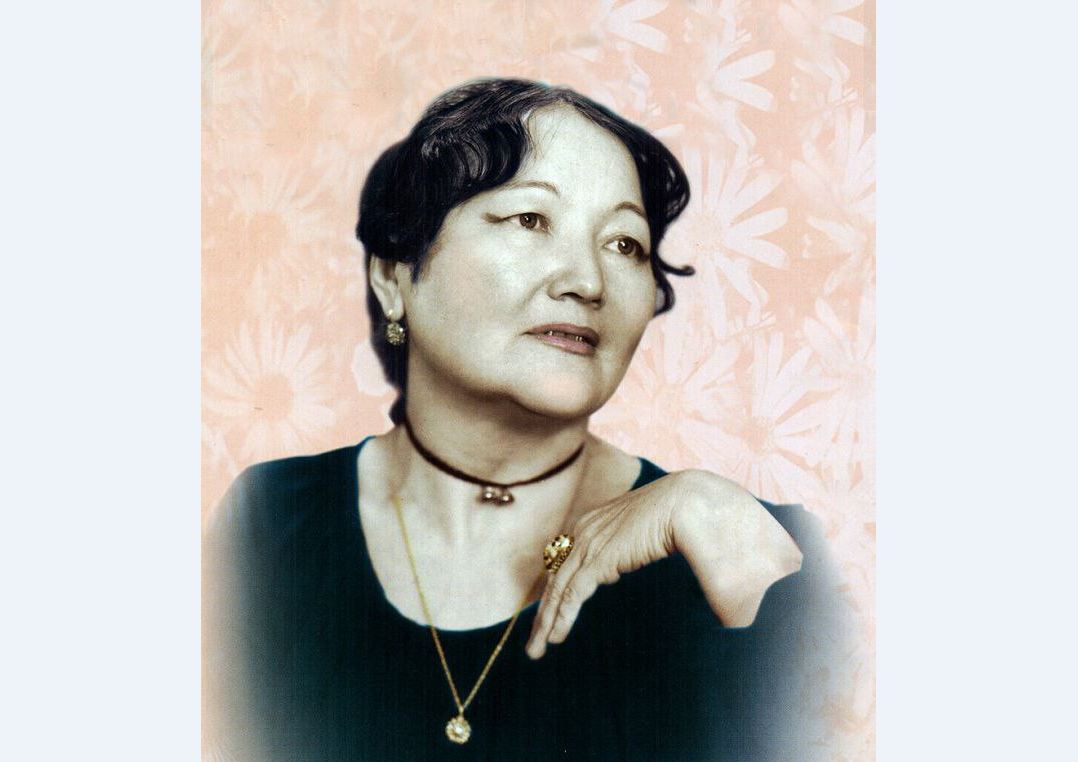 Jazýshy Shárbaný Qumarova dúnıeden ozdy