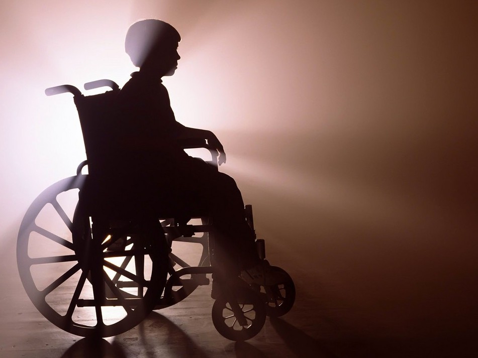 Almatyda Múgedekterdiń halyqaralyq kúnine oraı qaıyrymdylyq sharasy ótti