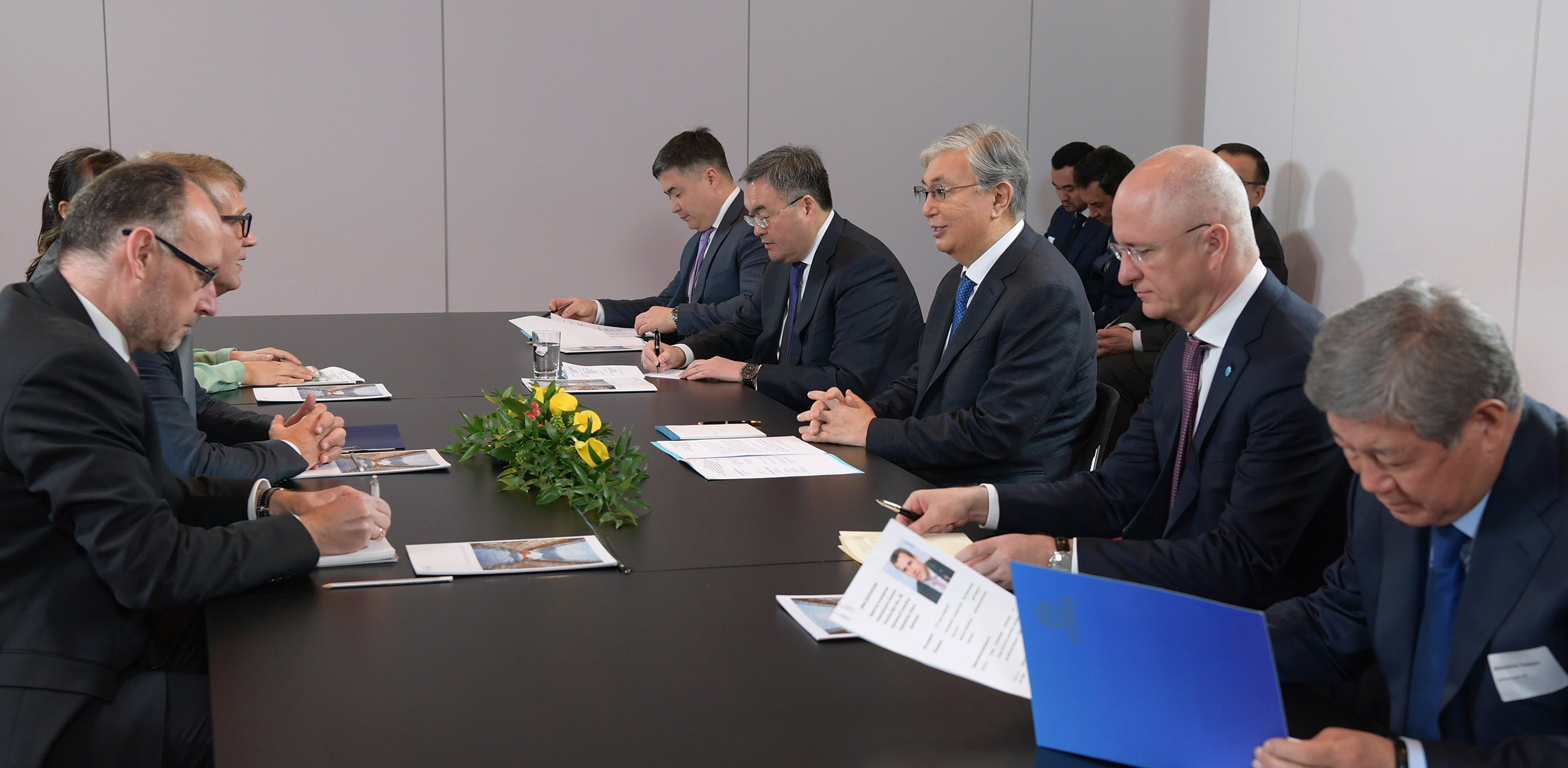 Prezıdent Germanııa bıznesiniń ókilderimen kezdesti