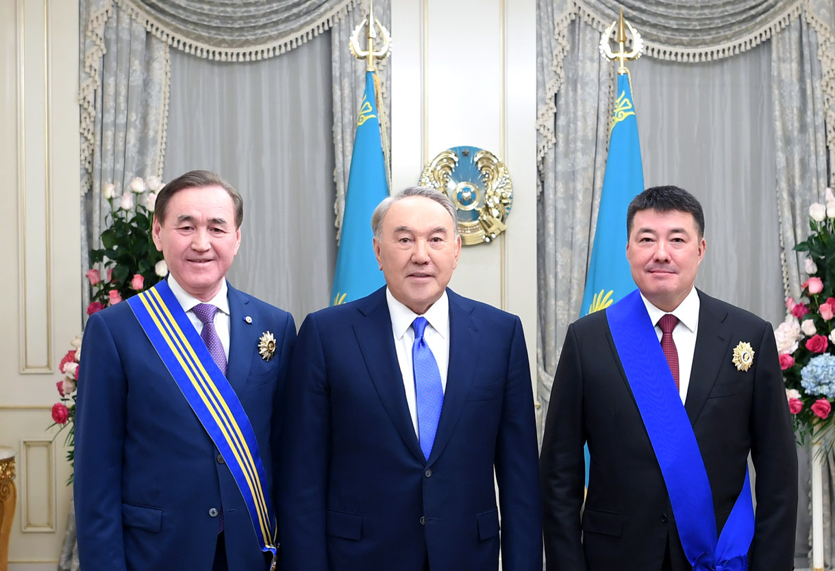 Elbasy memlekettik nagradalardy tabys etti