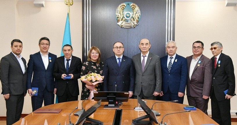 Egemendikterge memlekettik nagradalar tapsyryldy