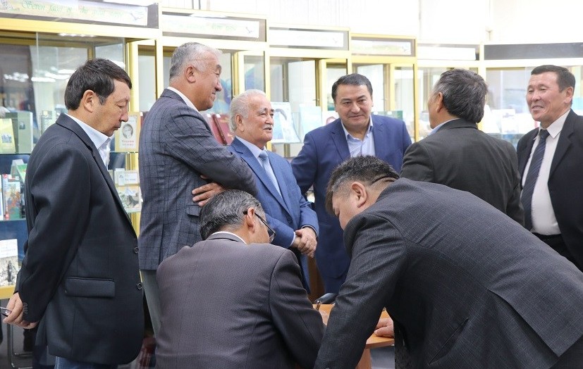 Almatyda «Jeltoqsan oqıǵasyna» ult-azattyq kóterilisi mártebesin berý máselesi kóterildi